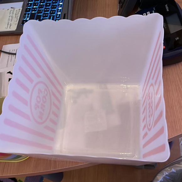 A big popcorn box used for fun stuff - Picture 5 of 5